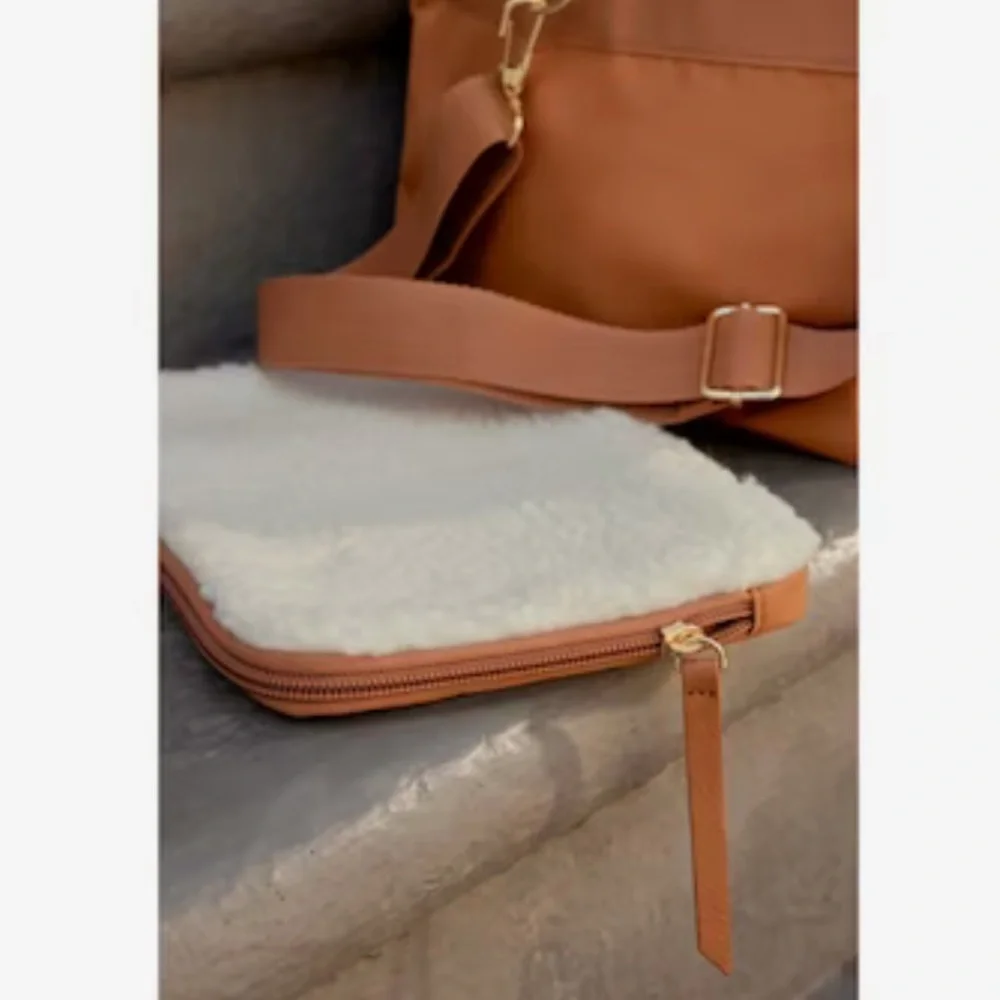 Weekender Bag - Picture 8 of 11